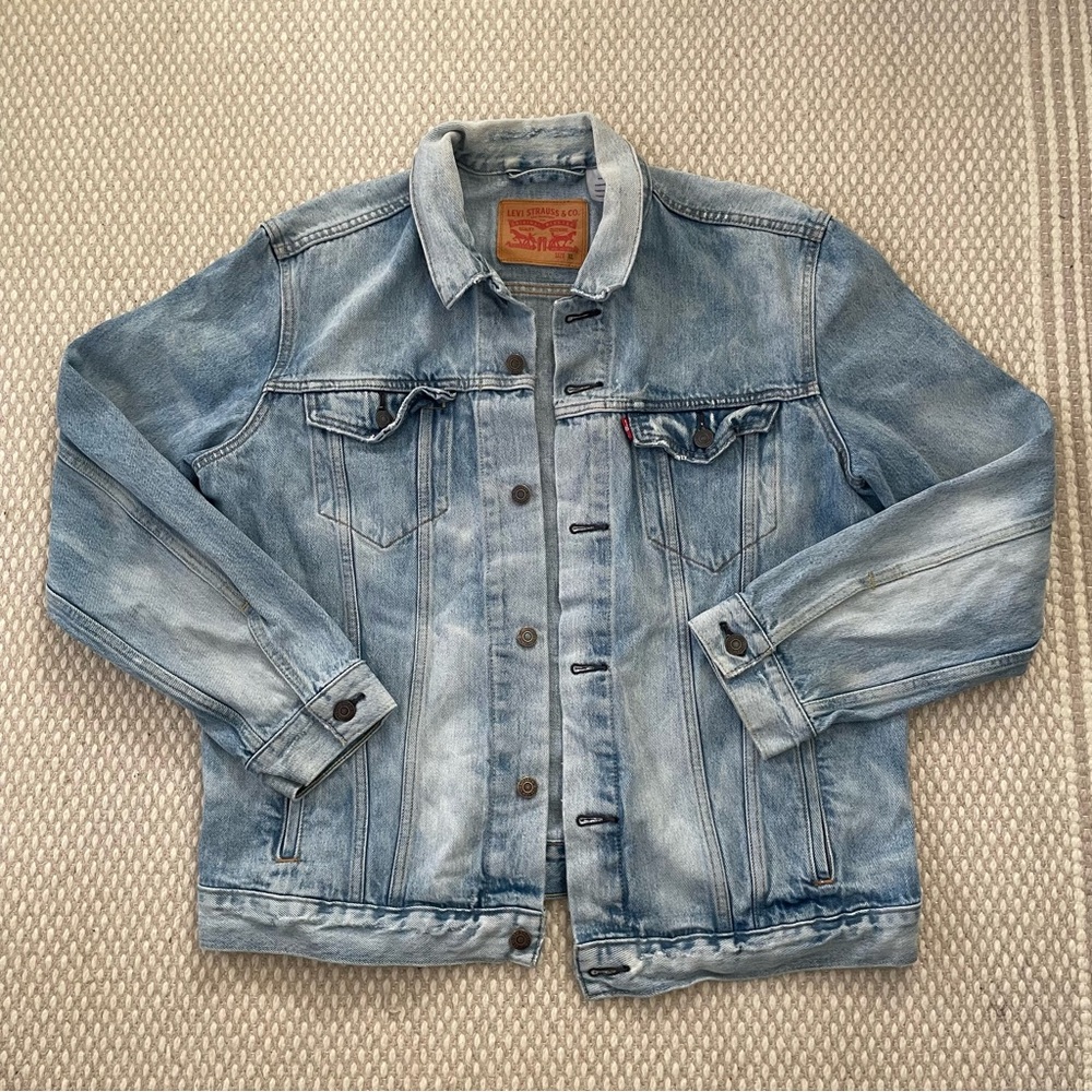 Levis Jean Jacket Medium Blue Light Wash Trucker Denim Distressed Men’s XL